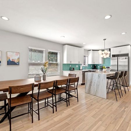 Large Modern Home Centrally Located With Hot Tub Атланта Екстер'єр фото