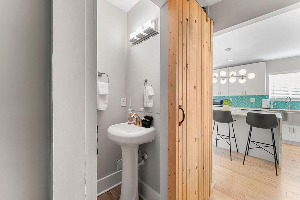 Large Modern Home Centrally Located With Hot Tub Атланта Екстер'єр фото